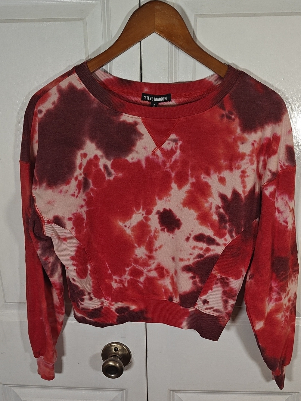 Steve Madden Womens Red Maroon Tie Dye Cropped Crewneck Sweatshirt Small